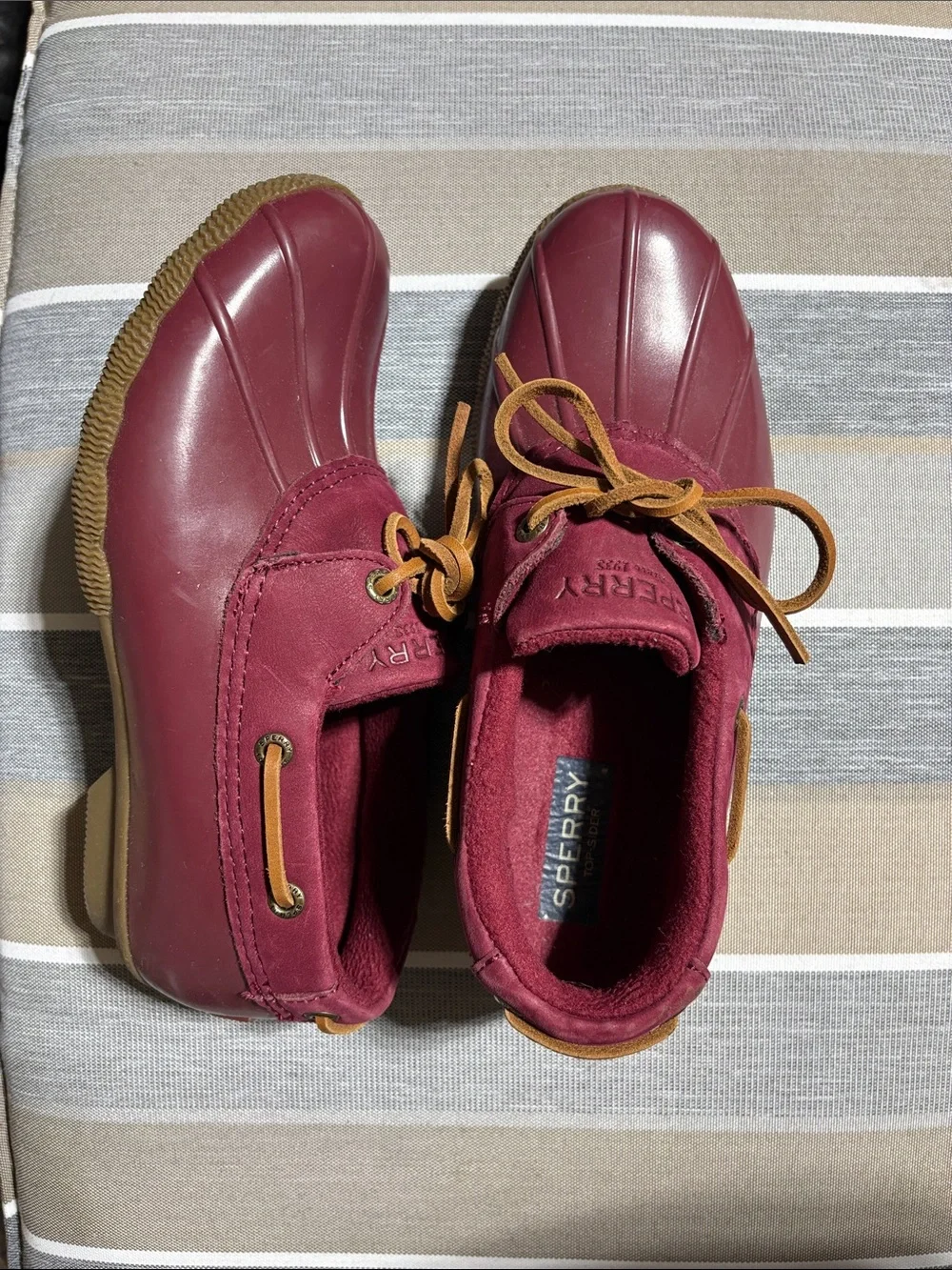 Sperry Women's Maroon Lace-Up Duck Boots with Tan Laces